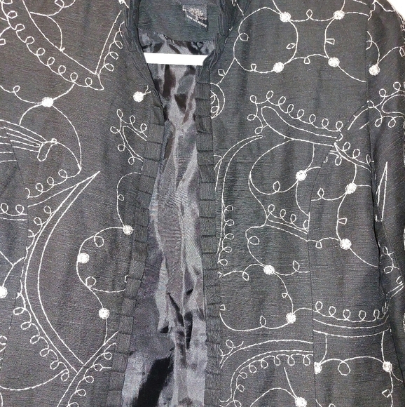 Silk LAND Ladies Long Sleeve Silk Embroidered Blazer- S - Picture 3 of 4